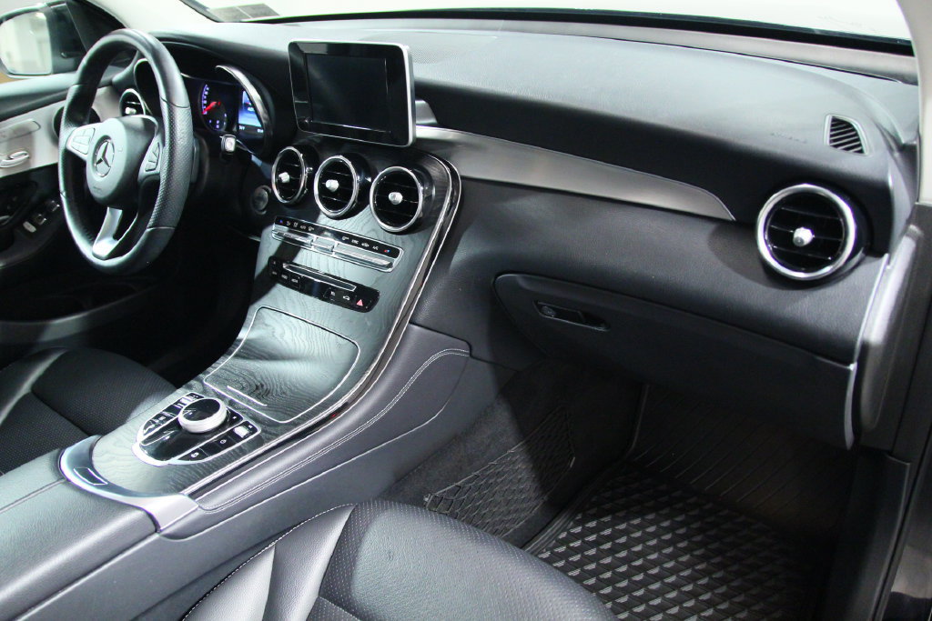 Certified 2019 Mercedes-Benz GLC 300 4MATIC image 18