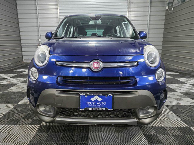 Used 2017 FIAT 500L Trekking w/ Dual-Pane Sunroof Package image 3