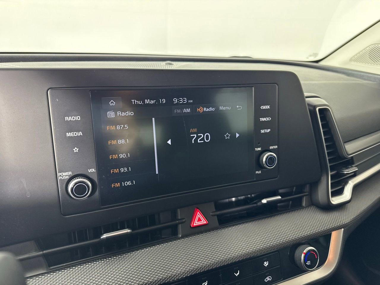 Used 2024 Kia Sportage LX image 15