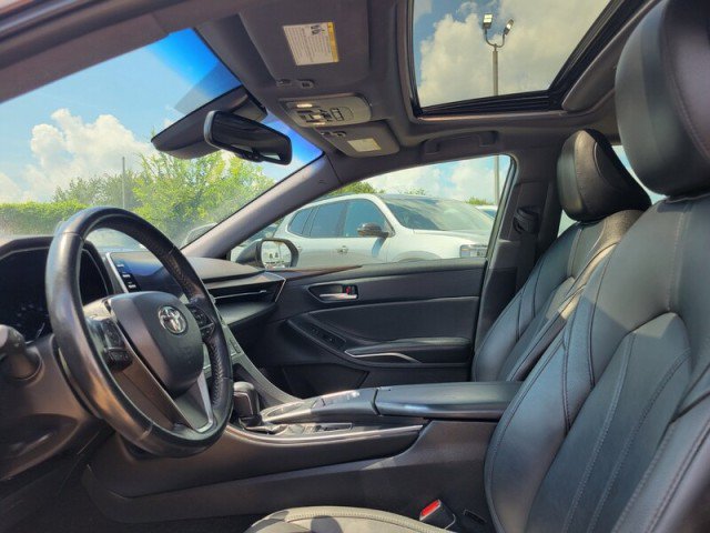 Used 2019 Toyota Avalon XLE w/ Moonroof Package FWD image 9