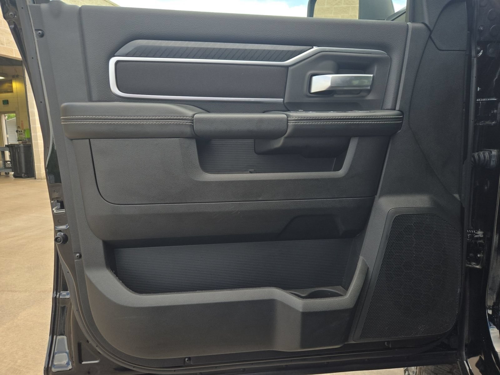 Used 2025 RAM 2500 Big Horn AWD/4WD image 12