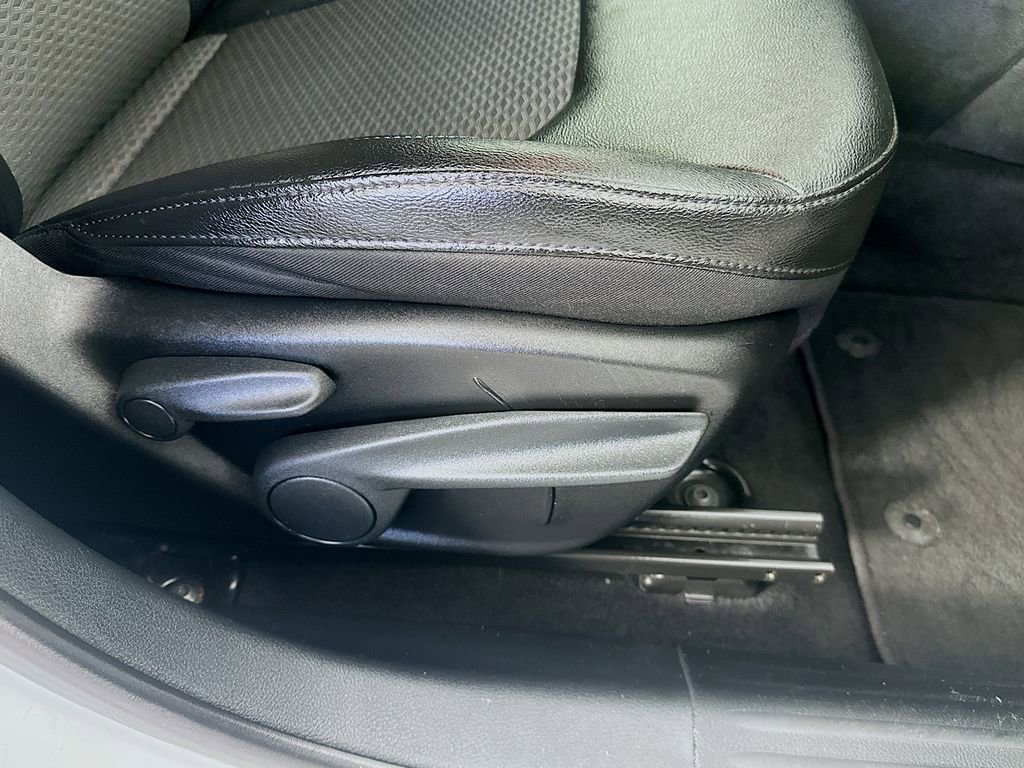 Used 2024 Jeep Compass Latitude image 23