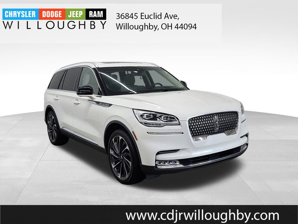 Used 2021 Lincoln Aviator Reserve w/ Equipment Group 202A AWD/4WD image 3