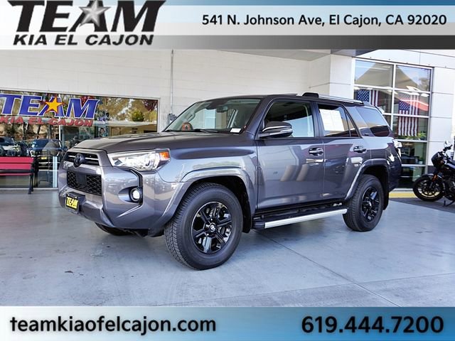 Used 2022 Toyota 4Runner SR5 Premium w/ Moonroof Package RWD image 5