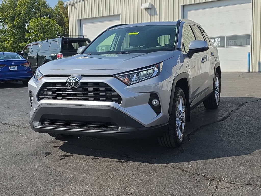 Used 2019 Toyota RAV4 XLE Premium w/ Advanced Technology Package AWD/4WD image 3