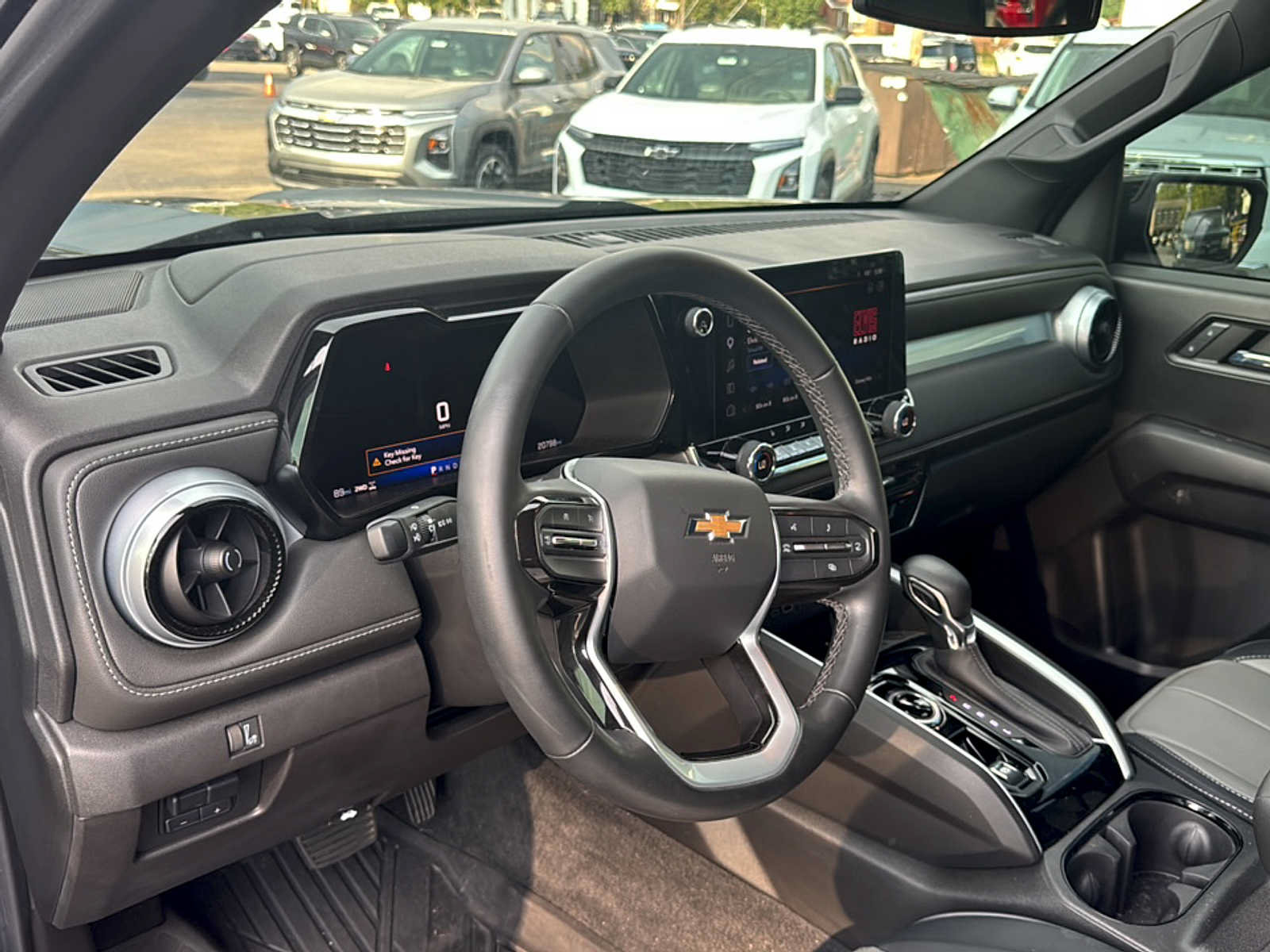 Used 2024 Chevrolet Colorado LT w/ LT Convenience Package II AWD/4WD image 10