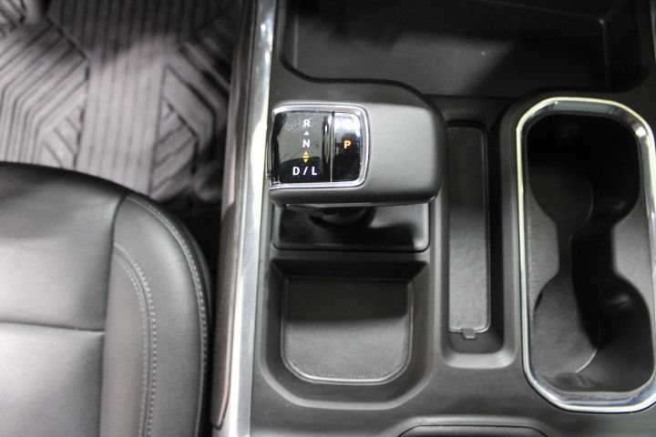 Used 2025 Chevrolet Silverado 1500 LTZ AWD/4WD image 37