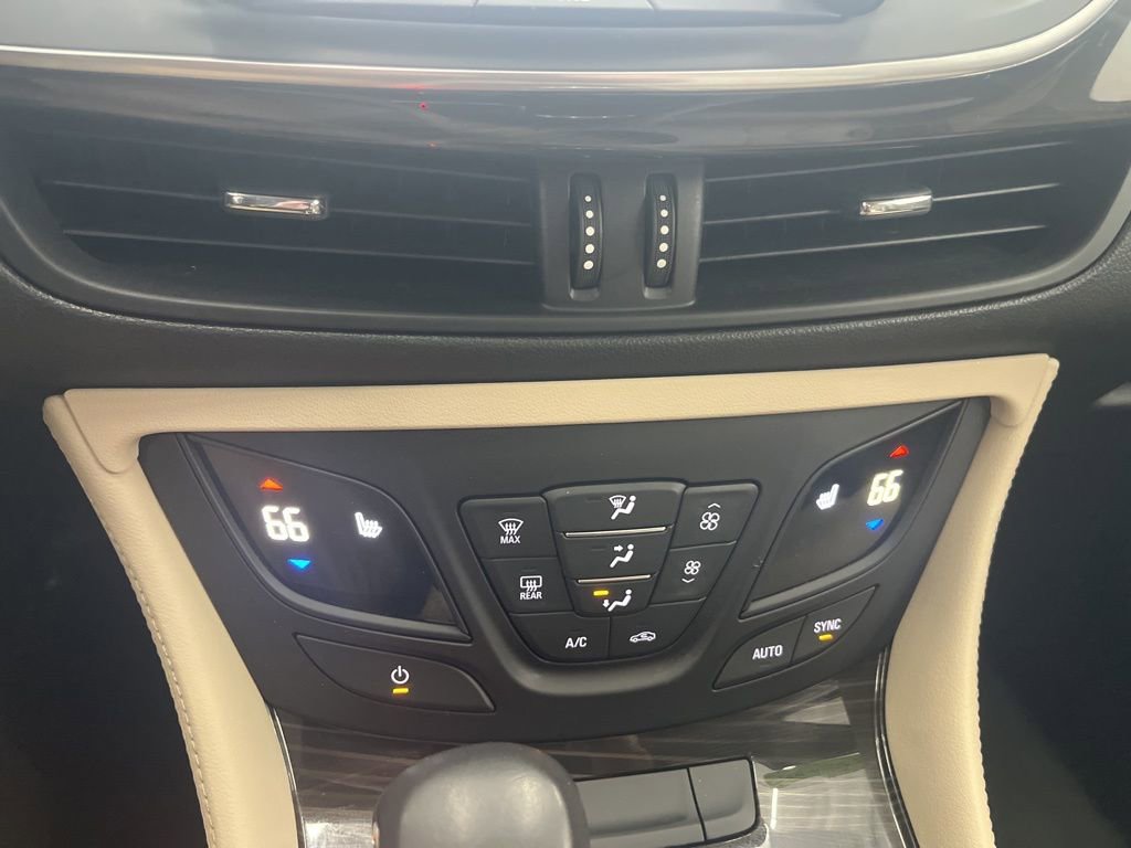 Used 2020 Buick Envision Premium AWD/4WD image 23
