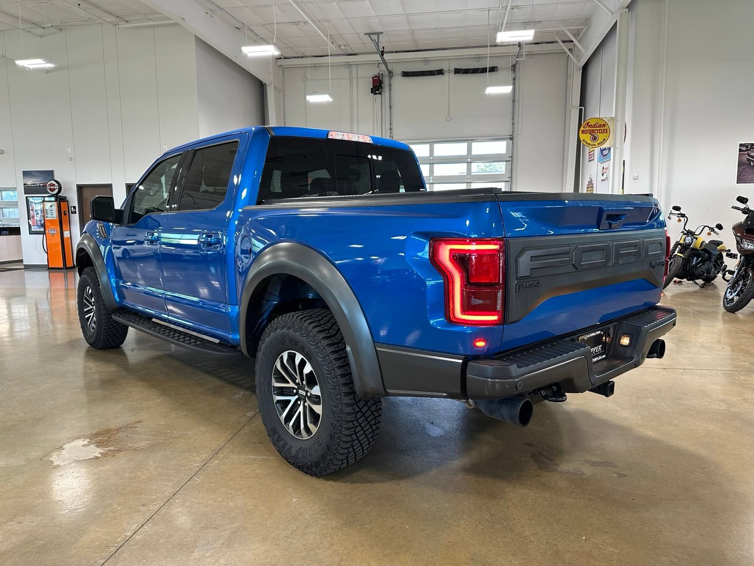 Used 2019 Ford F150 Raptor w/ Equipment Group 802A Luxury AWD/4WD image 6
