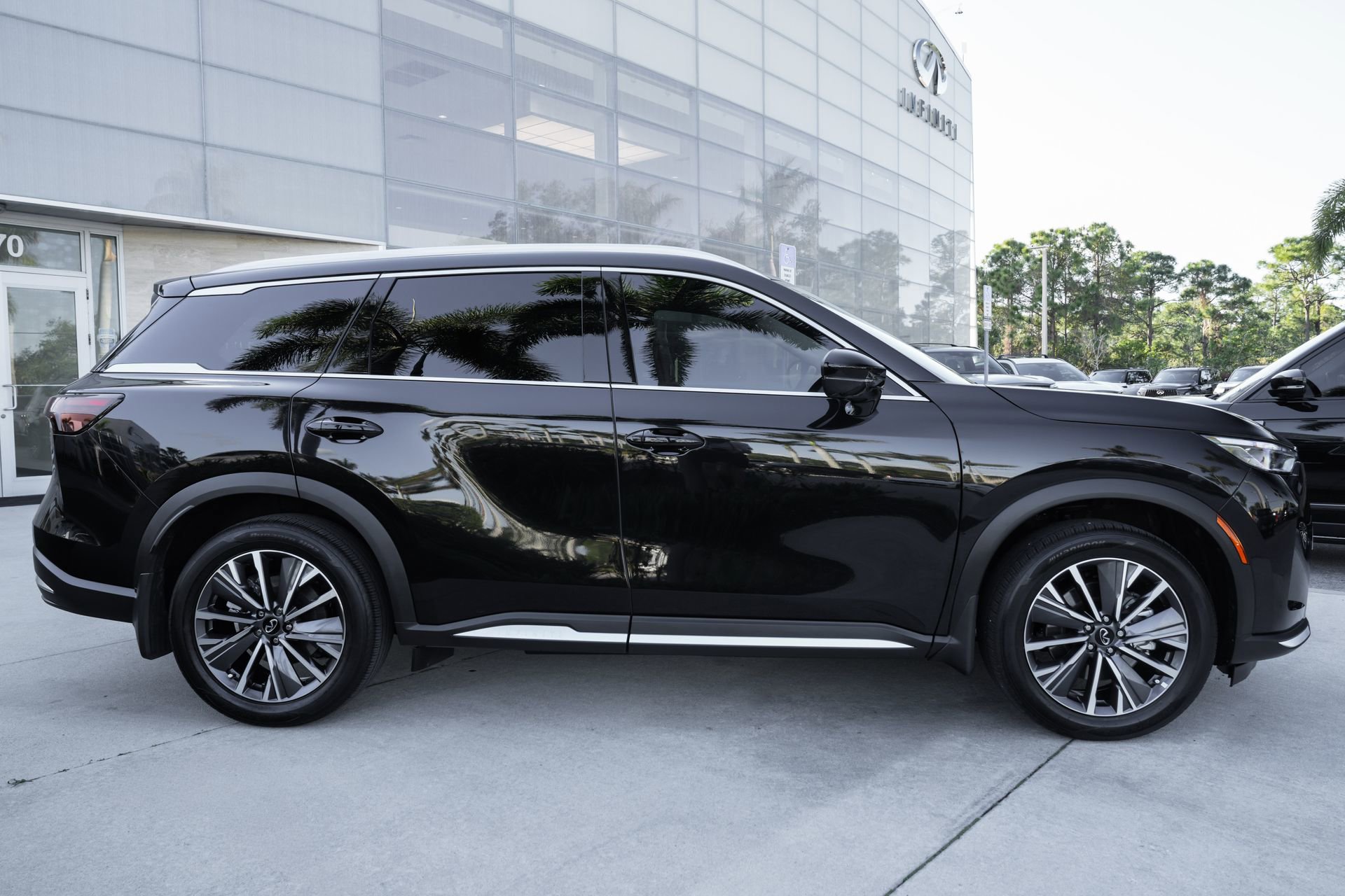 Used 2026 INFINITI QX60 Luxe w/ Cargo Package image 23
