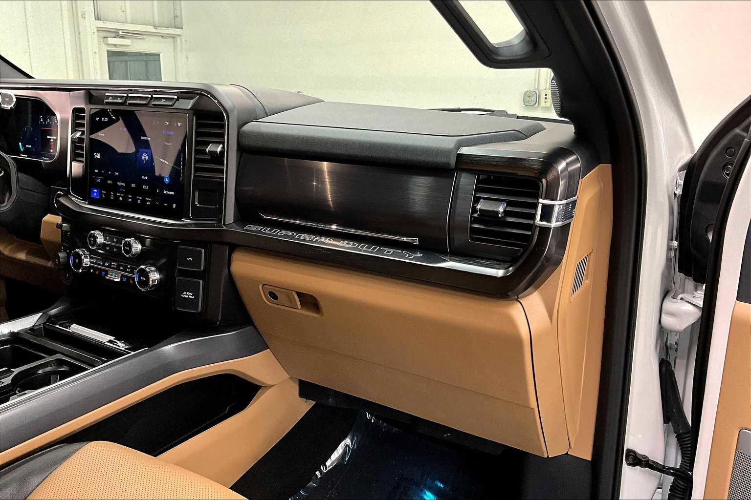 Used 2024 Ford F350 Lariat image 18