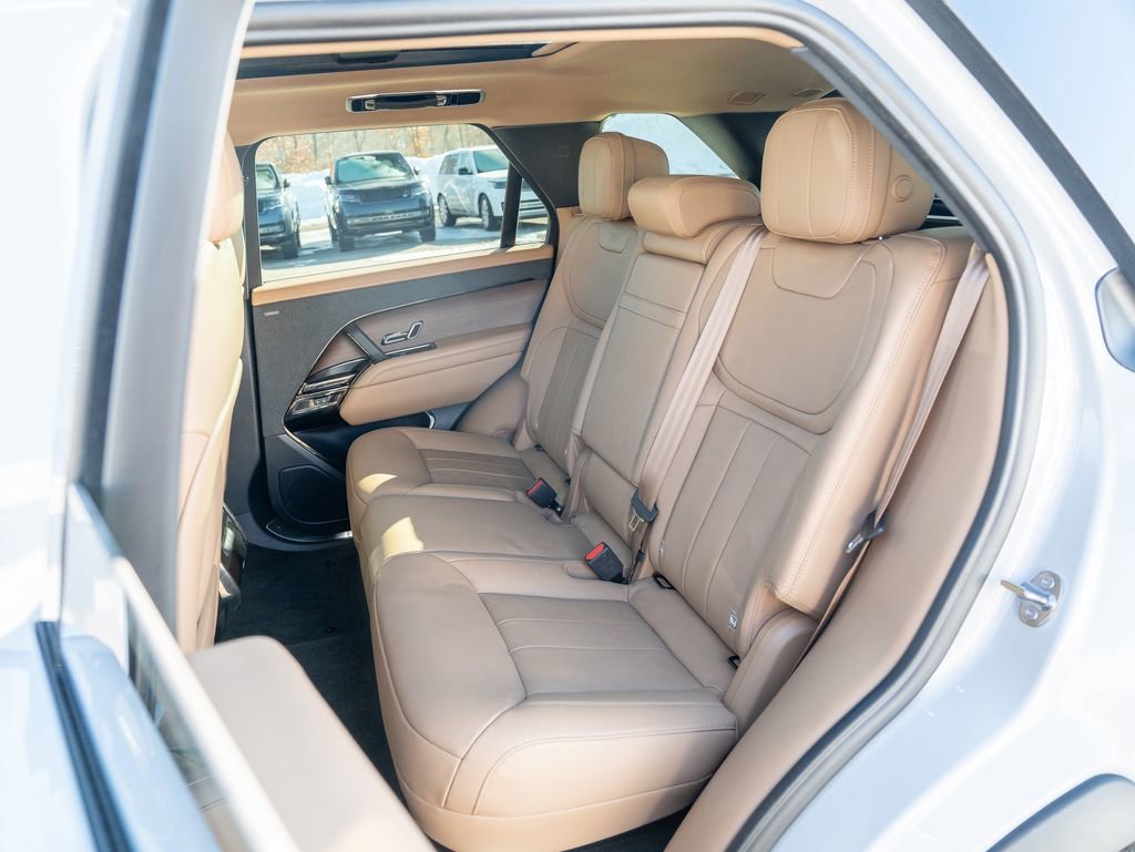 Certified 2024 Land Rover Range Rover Sport SE AWD/4WD image 36