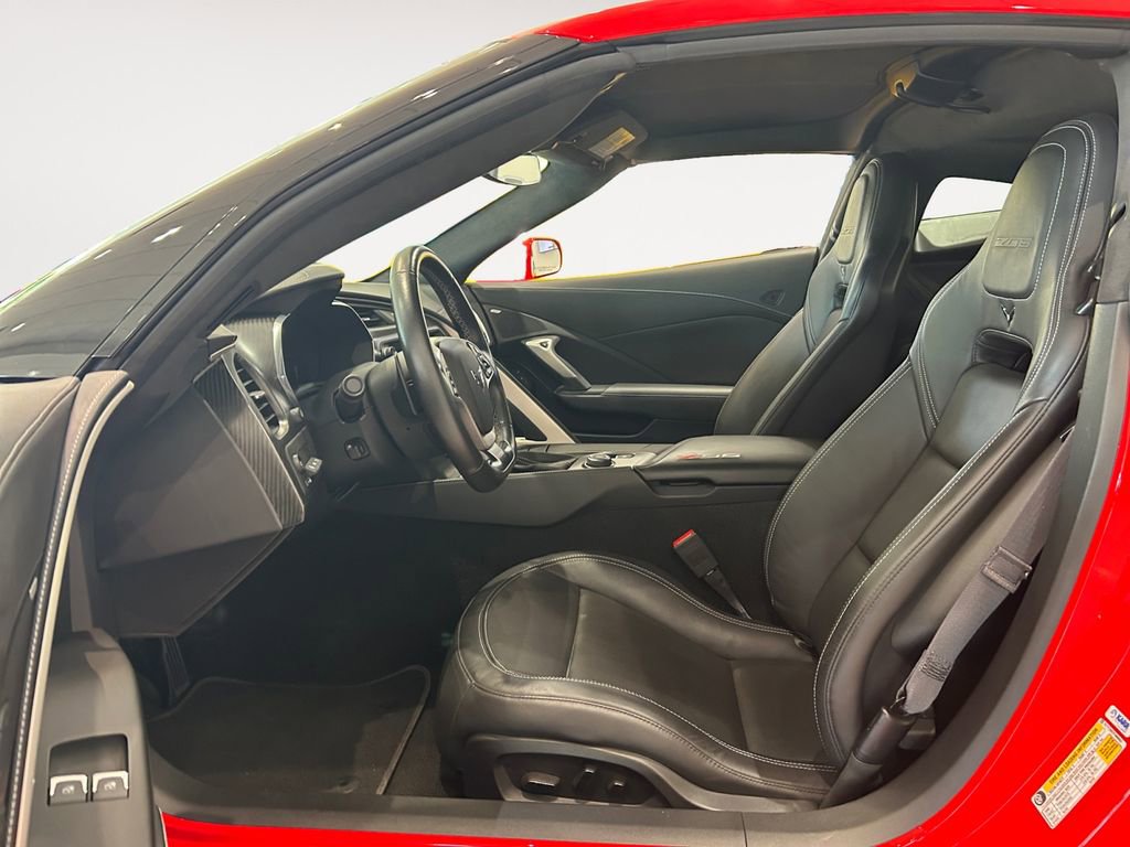 Used 2015 Chevrolet Corvette Z06 w/ 3LZ Preferred Equipment Group image 6