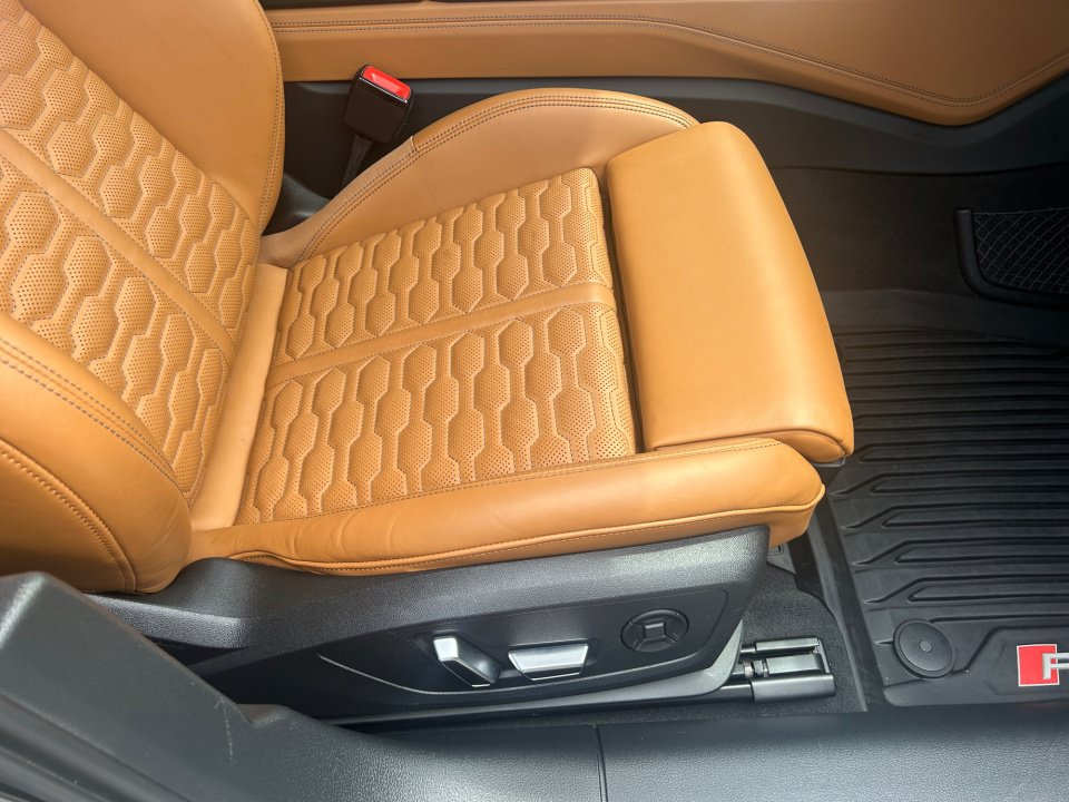 Certified 2024 Audi RS 6 performance AWD/4WD image 28