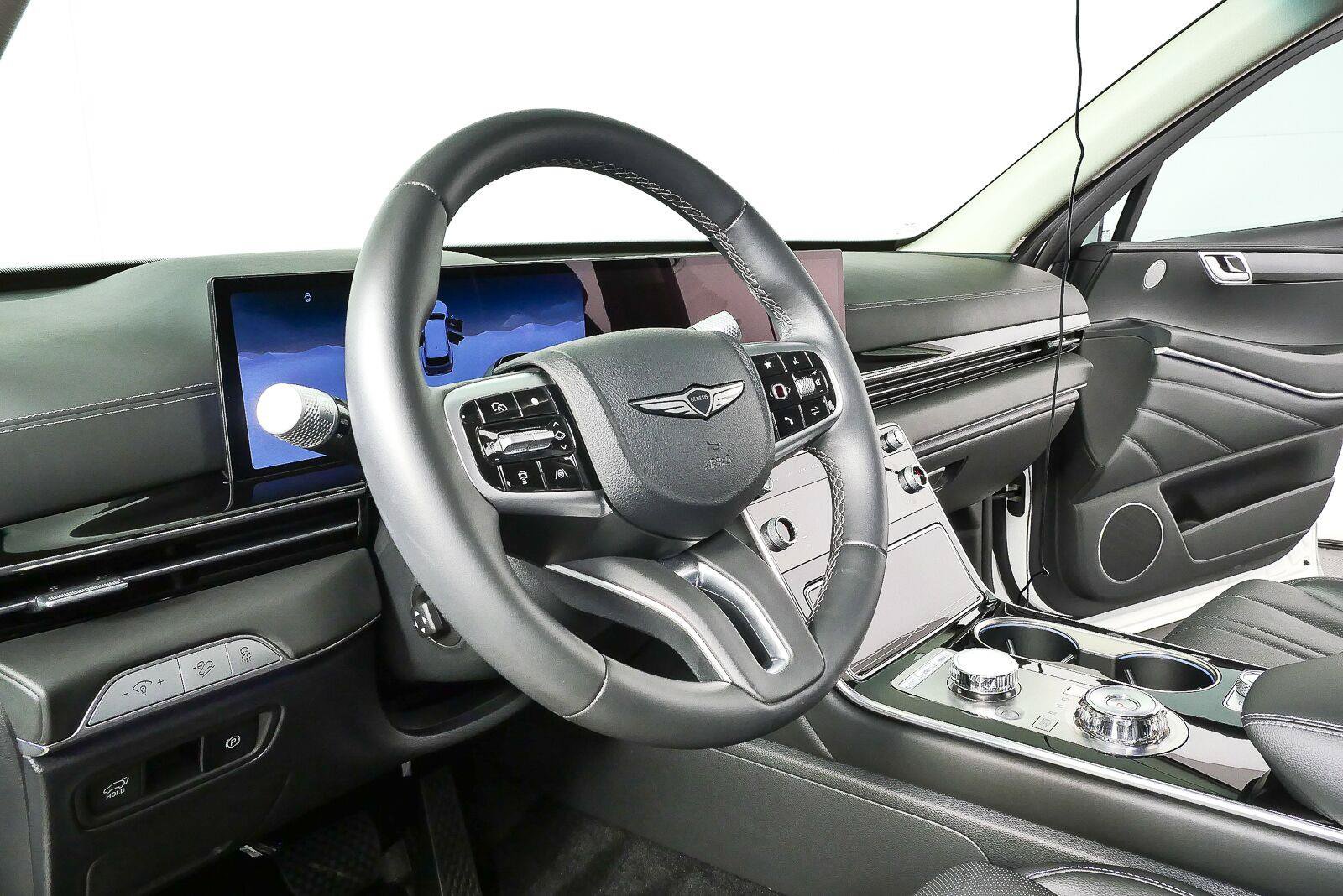 Used 2025 Genesis GV80 2.5T AWD/4WD image 4
