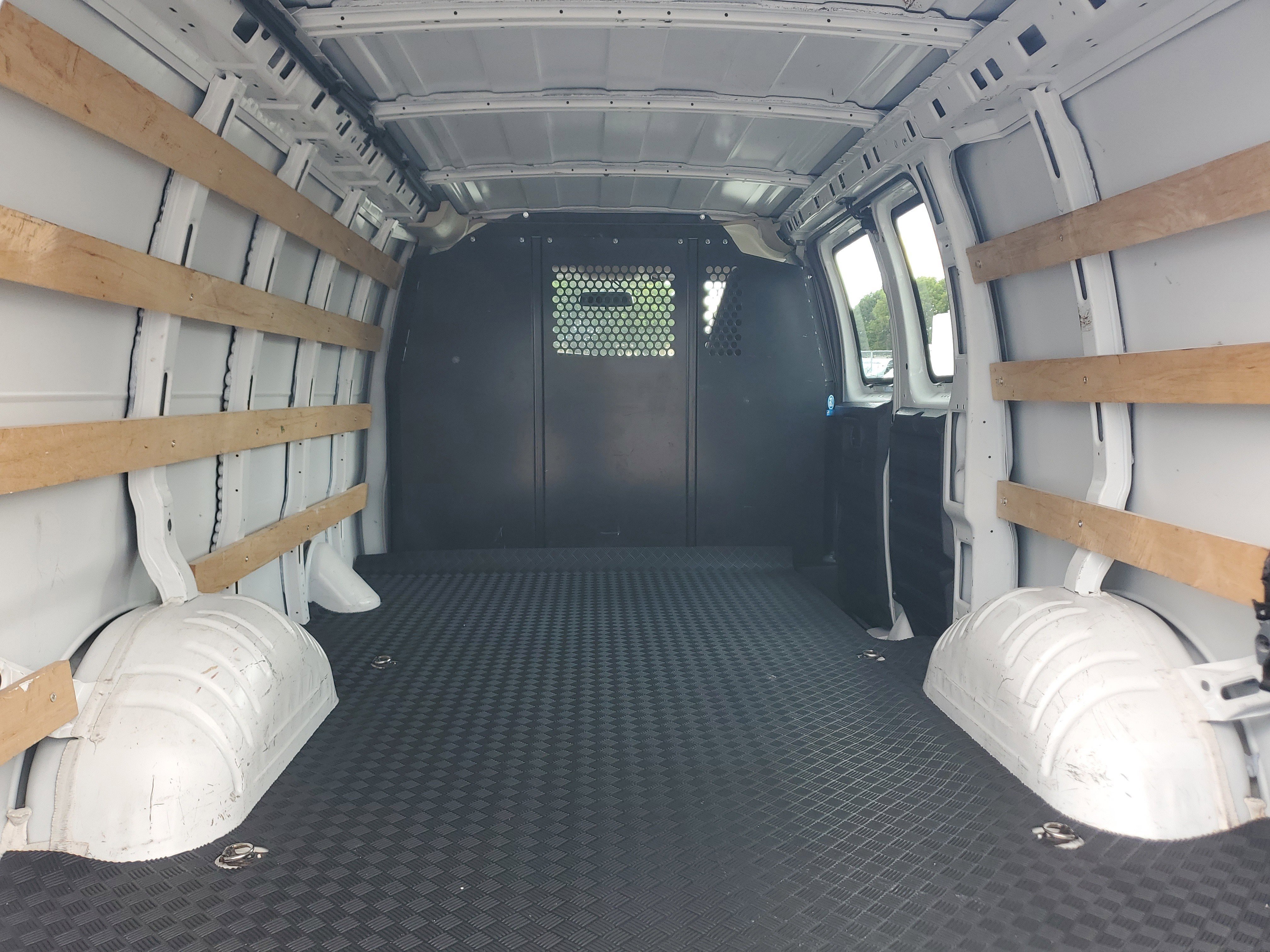 Used 2023 GMC Savana 2500 w/ Driver Convenience Package image 14