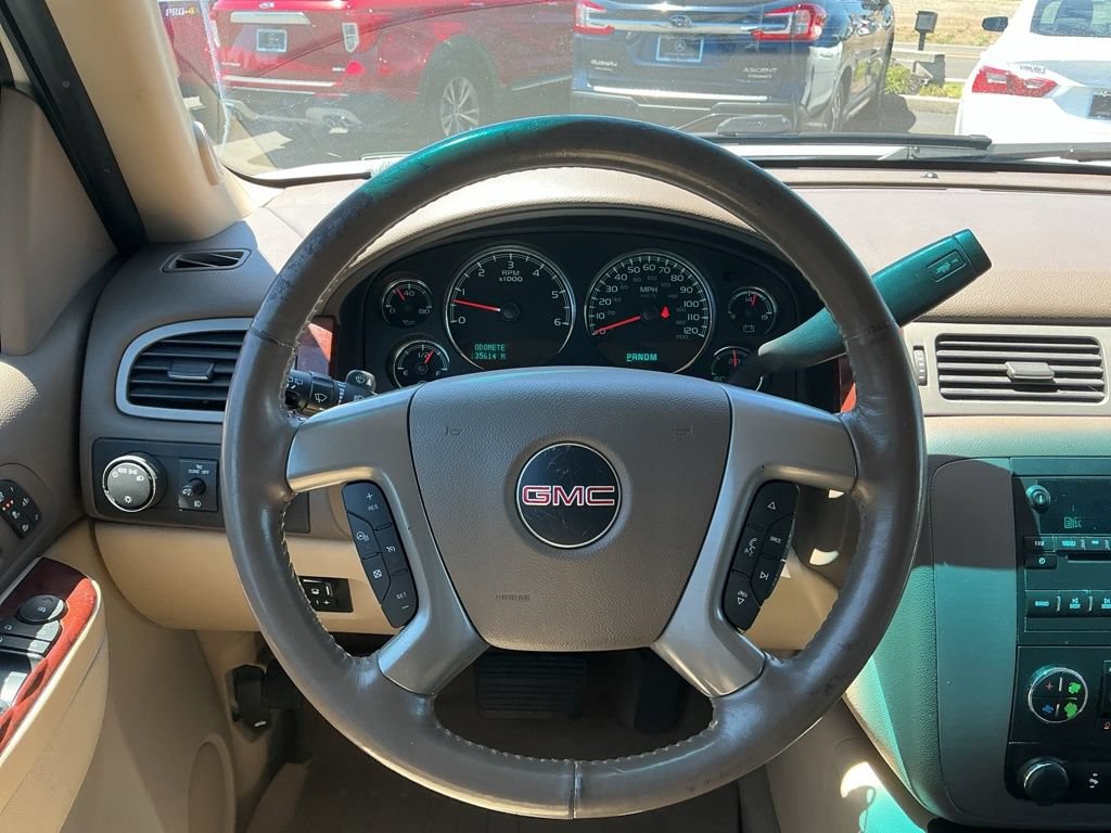 Used 2013 GMC Yukon SLT w/ SLT-2 Equipment Package AWD/4WD image 32