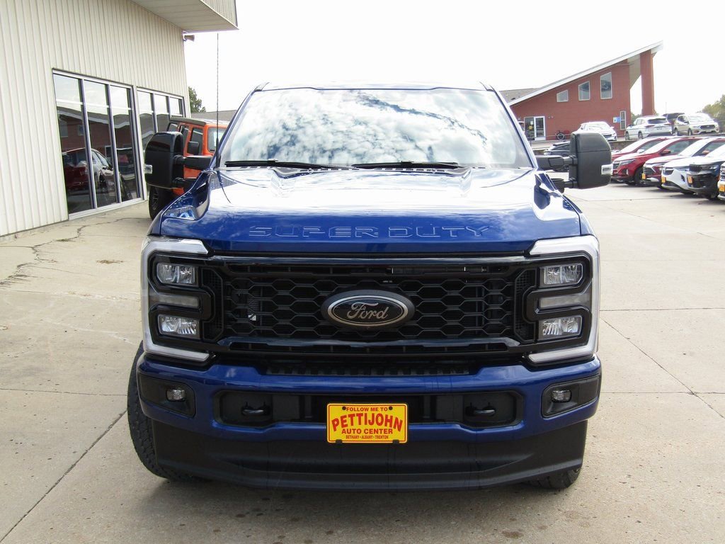 New 2026 Ford F250 Lariat w/ Black Appearance Package image 13