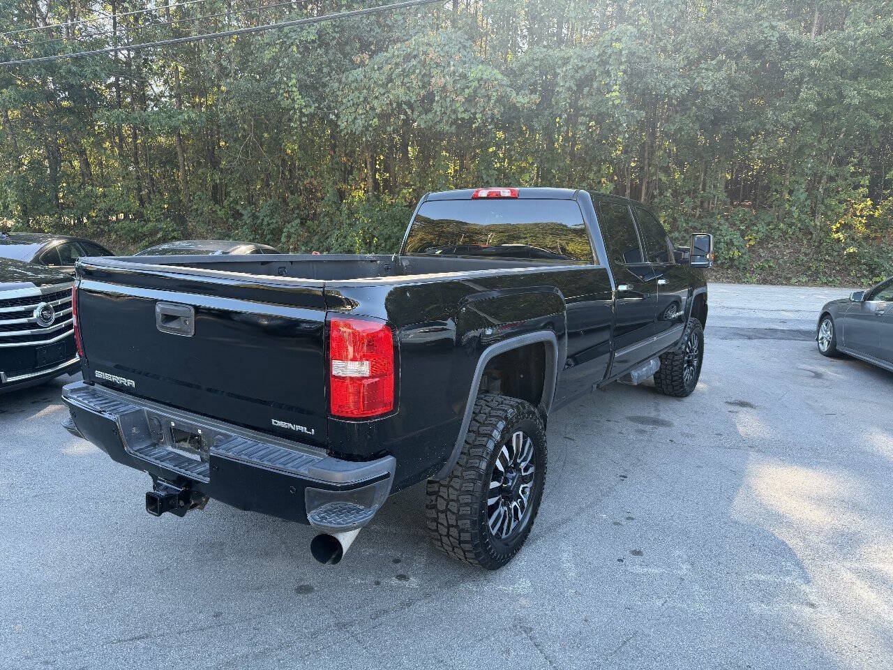 Used 2017 GMC Sierra 3500 Denali w/ Duramax Plus Package AWD/4WD image 5