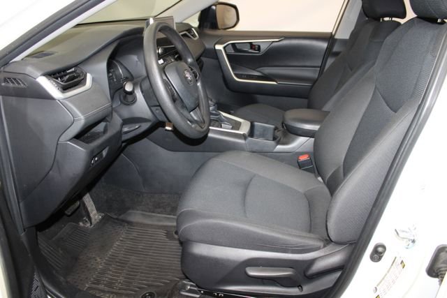 Used 2024 Toyota RAV4 LE image 8