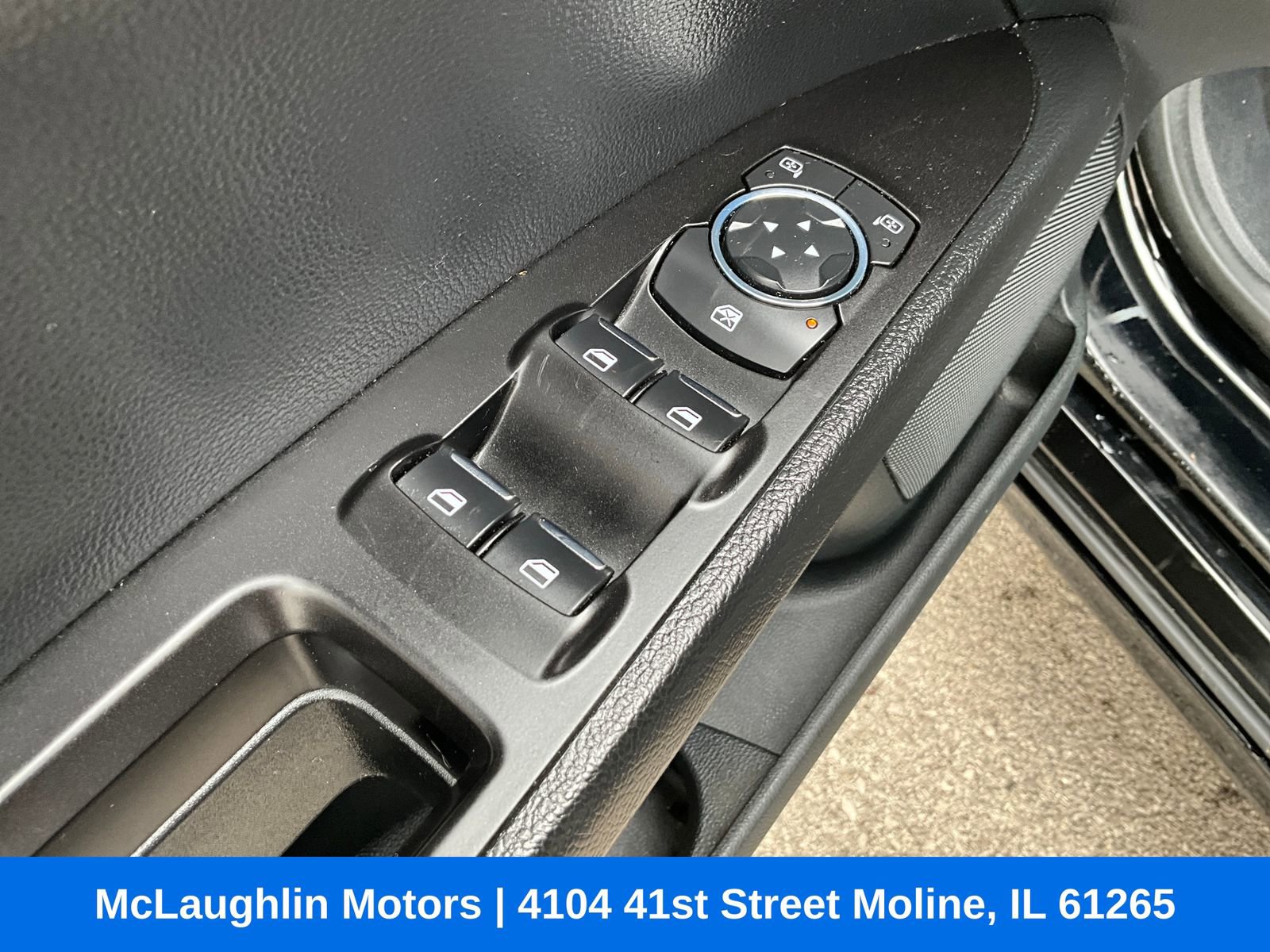 Used 2017 Ford Fusion SE w/ Fusion SE Technology Package AWD/4WD image 25