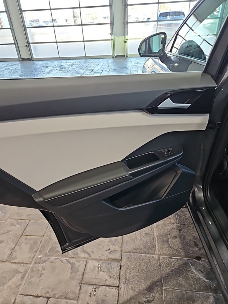 New 2026 Volkswagen Taos S image 20