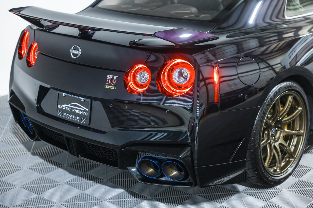Used 2024 Nissan GT-R w/ Floor Mat Package AWD/4WD image 7