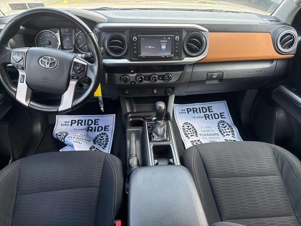 Used 2016 Toyota Tacoma SR5 w/ SR5 Appearance Package (SN) image 17