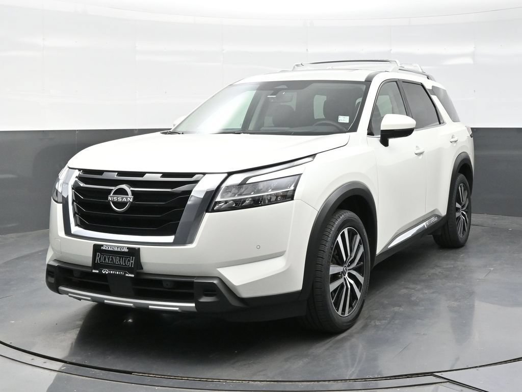 Used 2023 Nissan Pathfinder Platinum AWD/4WD image 2
