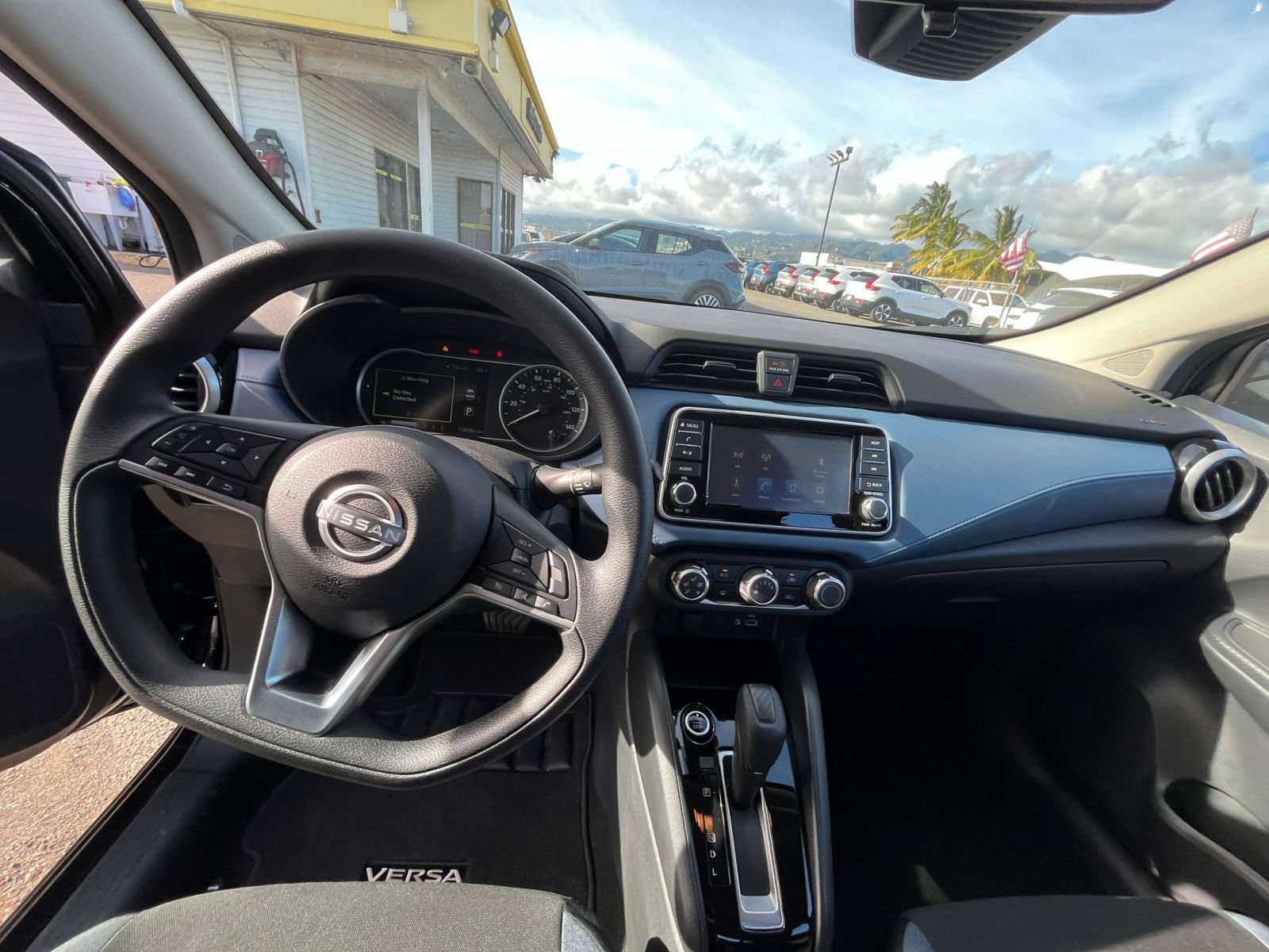 Used 2025 Nissan Versa SV FWD image 31