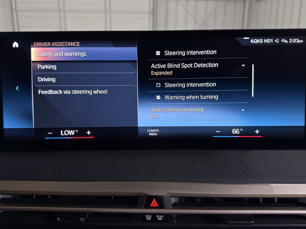Used 2023 BMW iX xDrive50 w/ Sport Package AWD/4WD image 39
