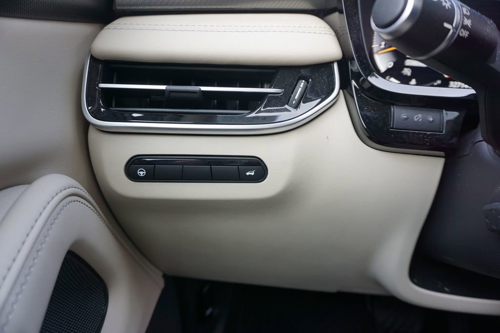 Used 2023 INFINITI QX60 Luxe w/ Cargo Package image 5