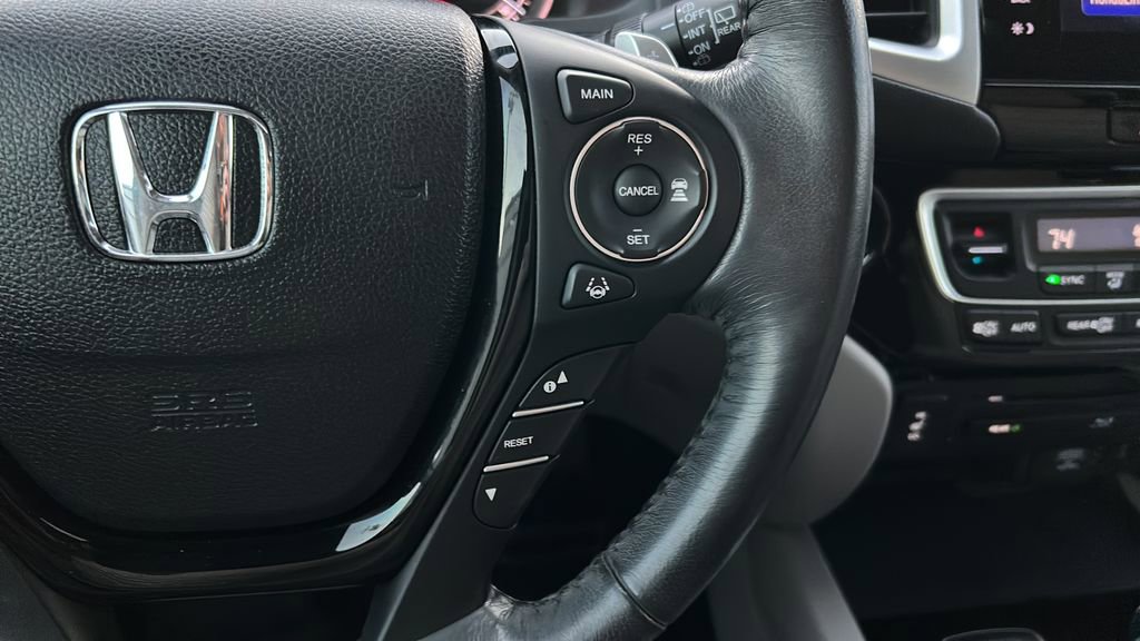 Used 2018 Honda Pilot Touring image 39