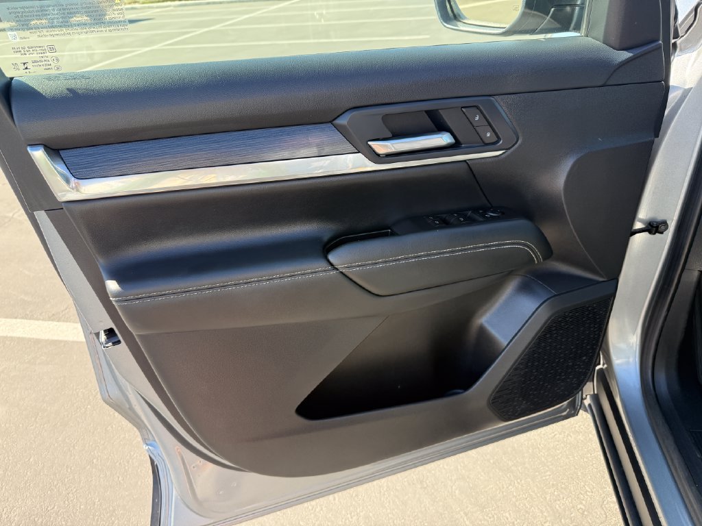 Used 2025 GMC Terrain Elevation FWD image 9