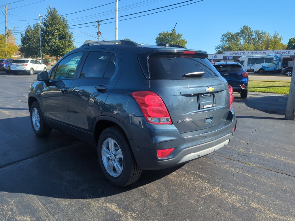 Used 2022 Chevrolet Trax LT w/ LT Convenience Package AWD/4WD image 7