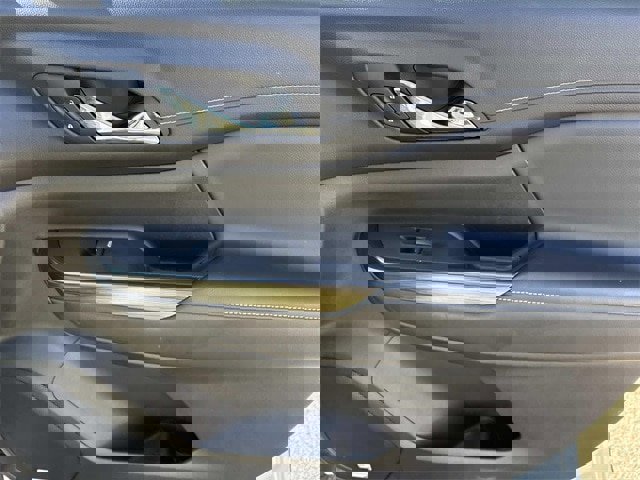 Used 2023 GMC Acadia SLT image 22