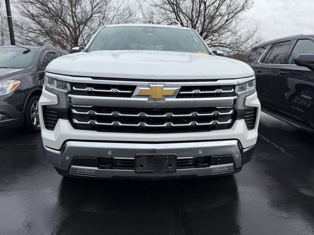 Used 2022 Chevrolet Silverado 1500 LTZ w/ Technology Package image 3