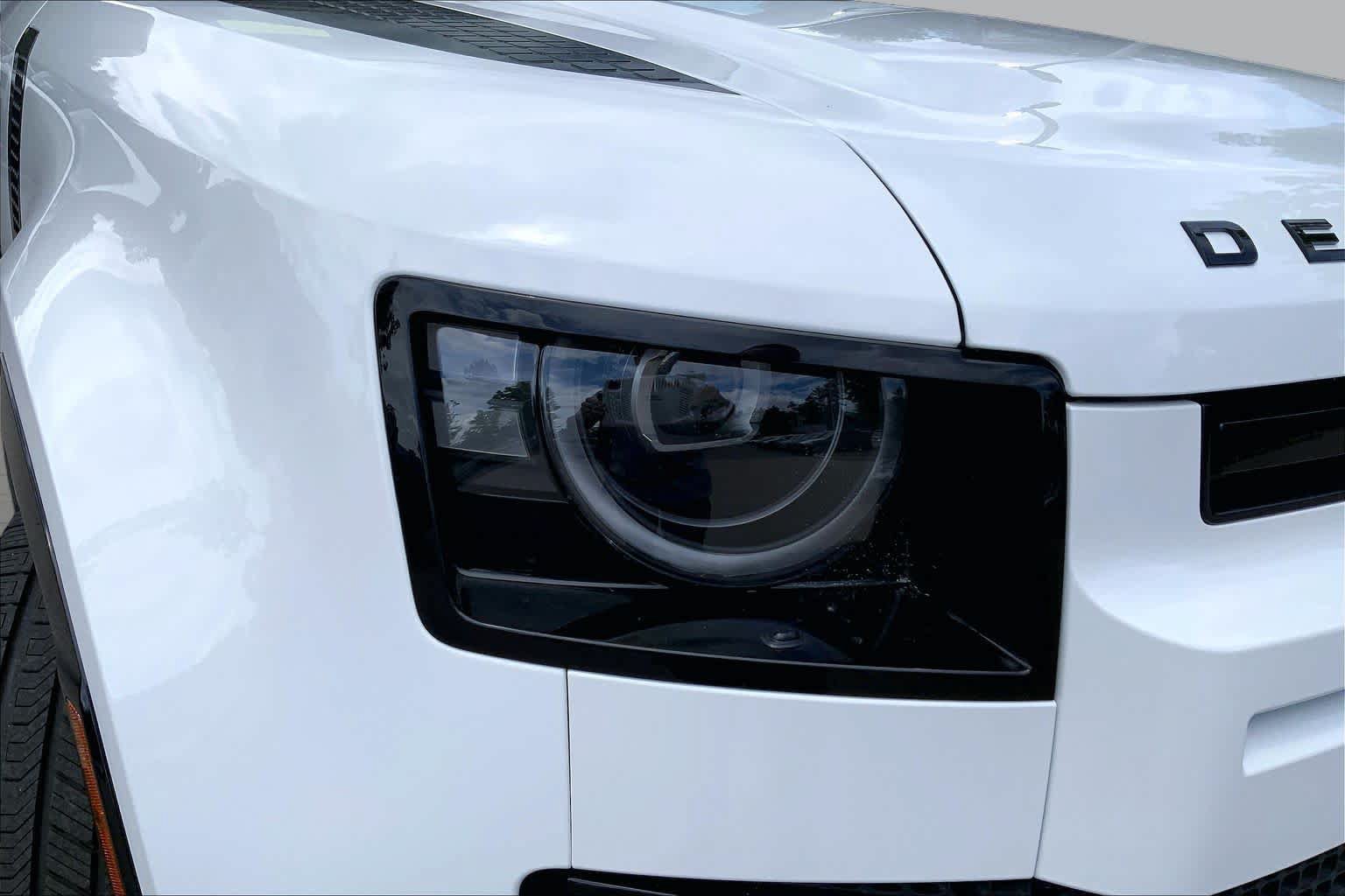 New 2026 Land Rover Defender 130 V8 AWD/4WD image 15