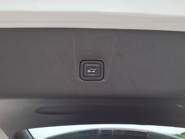 Used 2023 Chevrolet Traverse RS AWD/4WD image 31