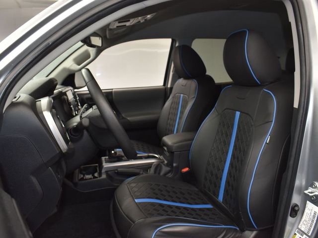 Used 2022 Toyota Tacoma SR5 w/ Technology Package image 9