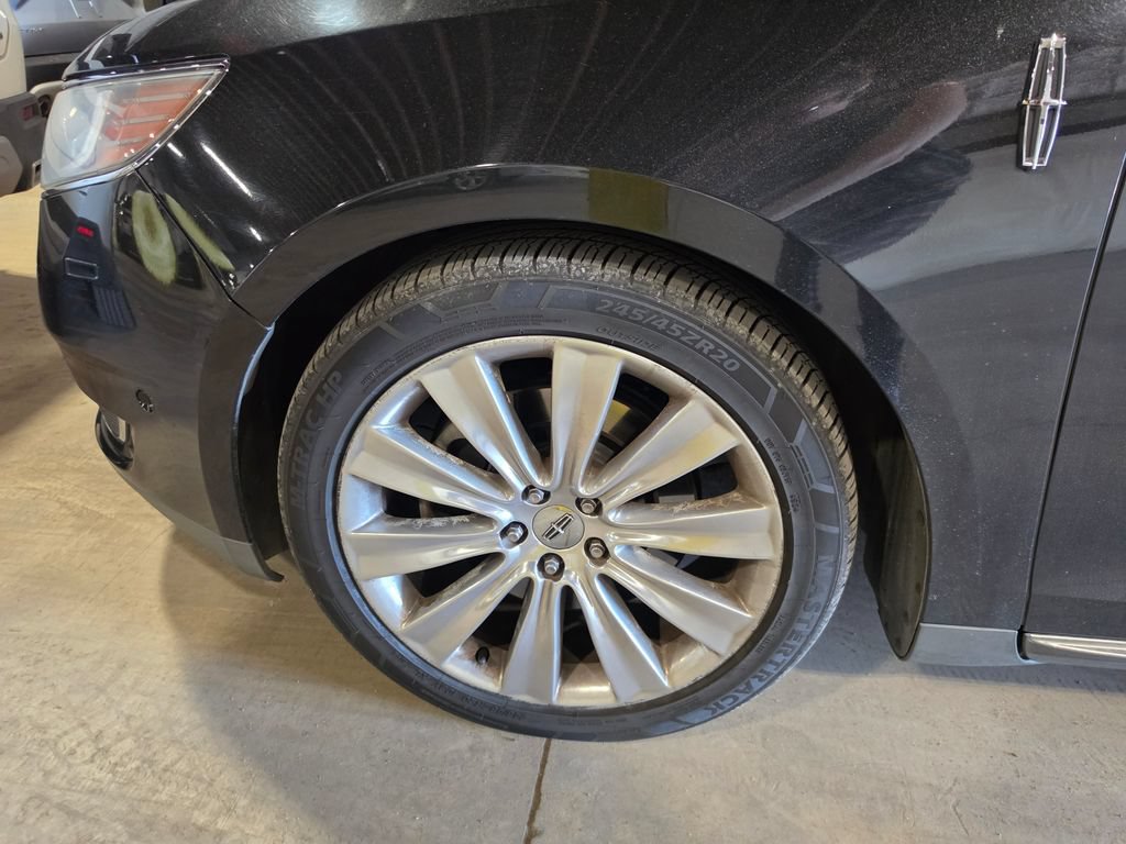 Used 2014 Lincoln MKS AWD w/ Equipment Group 201A image 3