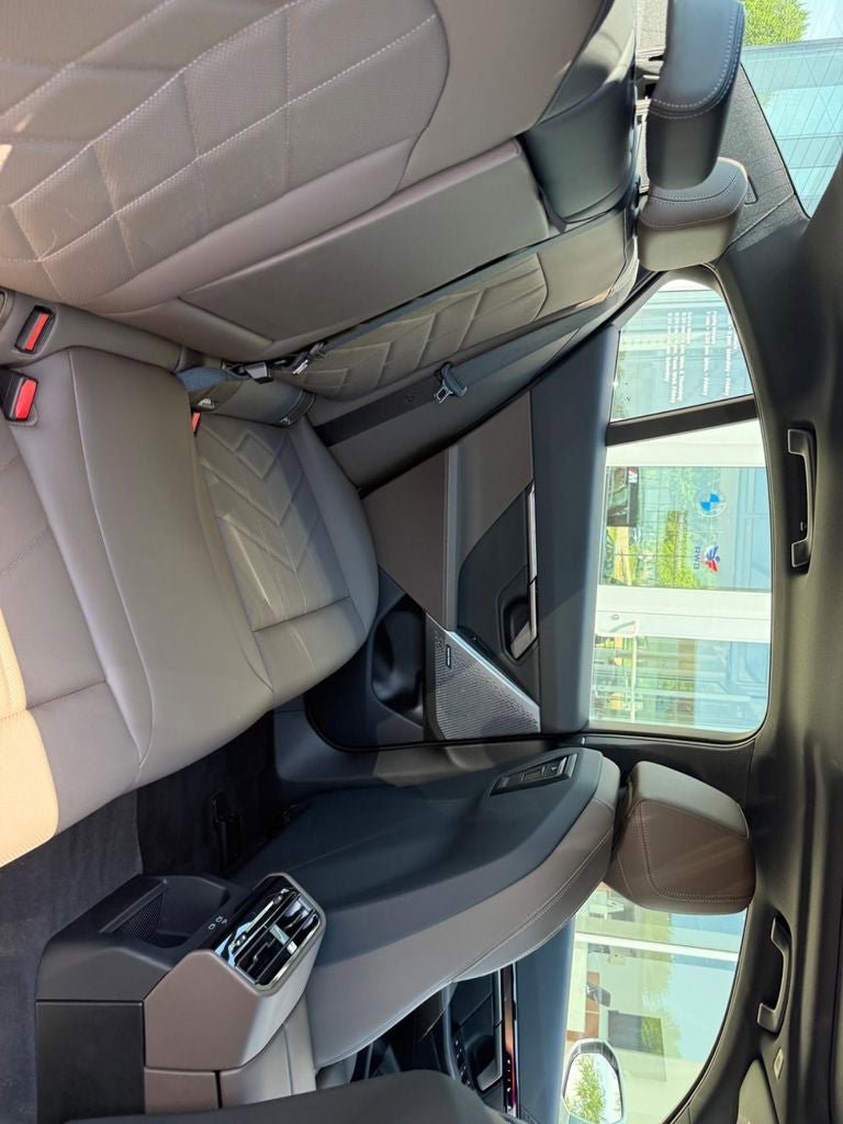 Used 2025 BMW 540i xDrive AWD/4WD image 9