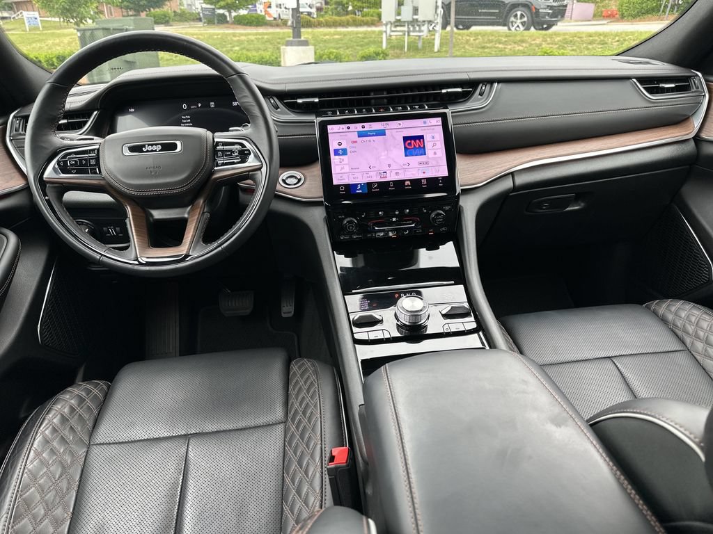 Certified 2025 Jeep Grand Cherokee Summit AWD/4WD image 10