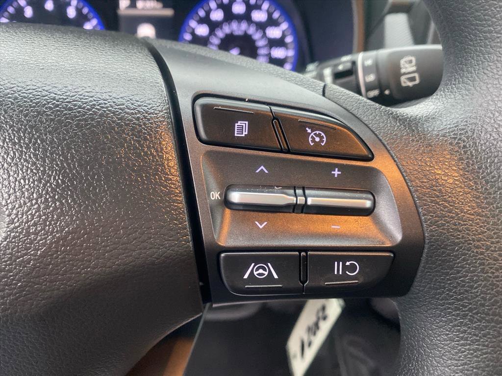 Used 2023 Hyundai Kona SE image 16
