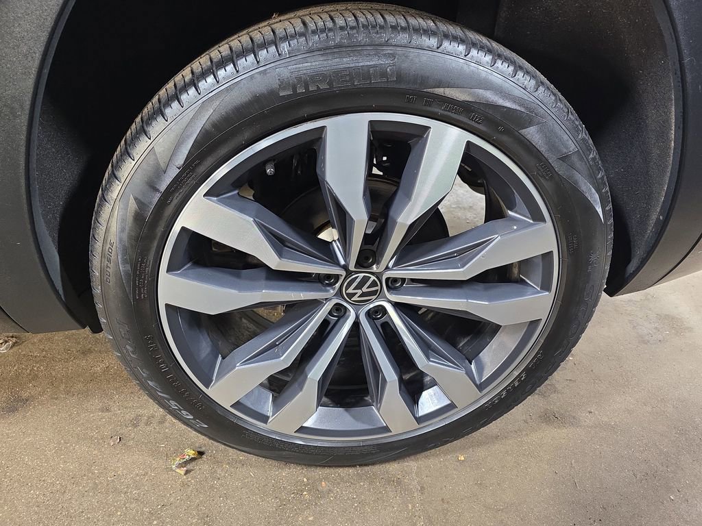 Used 2022 Volkswagen Atlas SEL Premium image 32