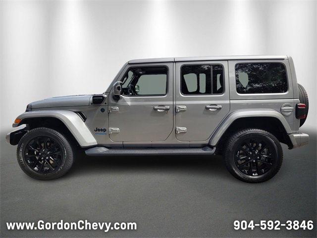 Used 2021 Jeep Wrangler Unlimited Sahara image 2
