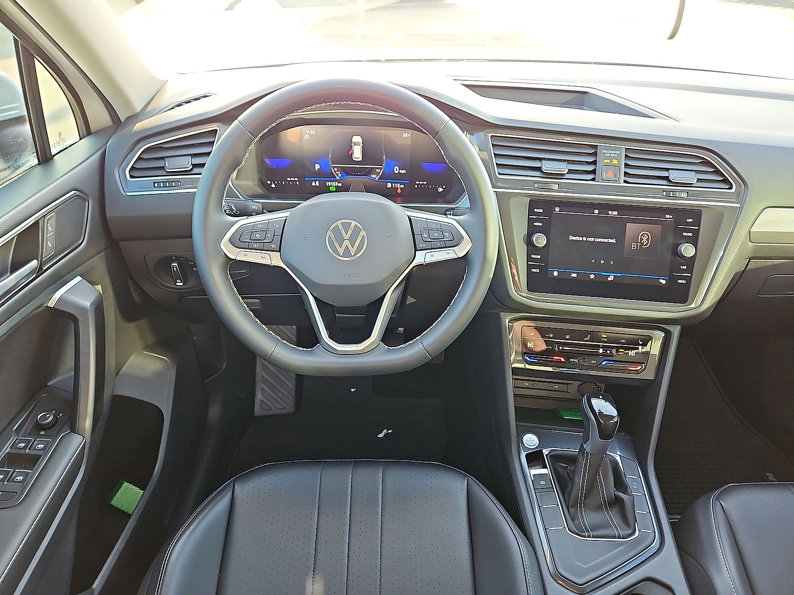 Certified 2023 Volkswagen Tiguan SE w/ Panoramic Sunroof Package FWD image 14