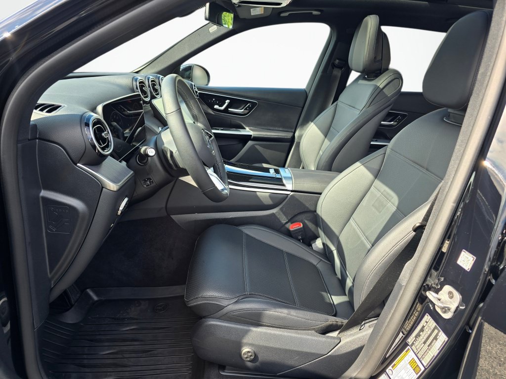 Used 2026 Mercedes-Benz GLC 300 4MATIC image 13