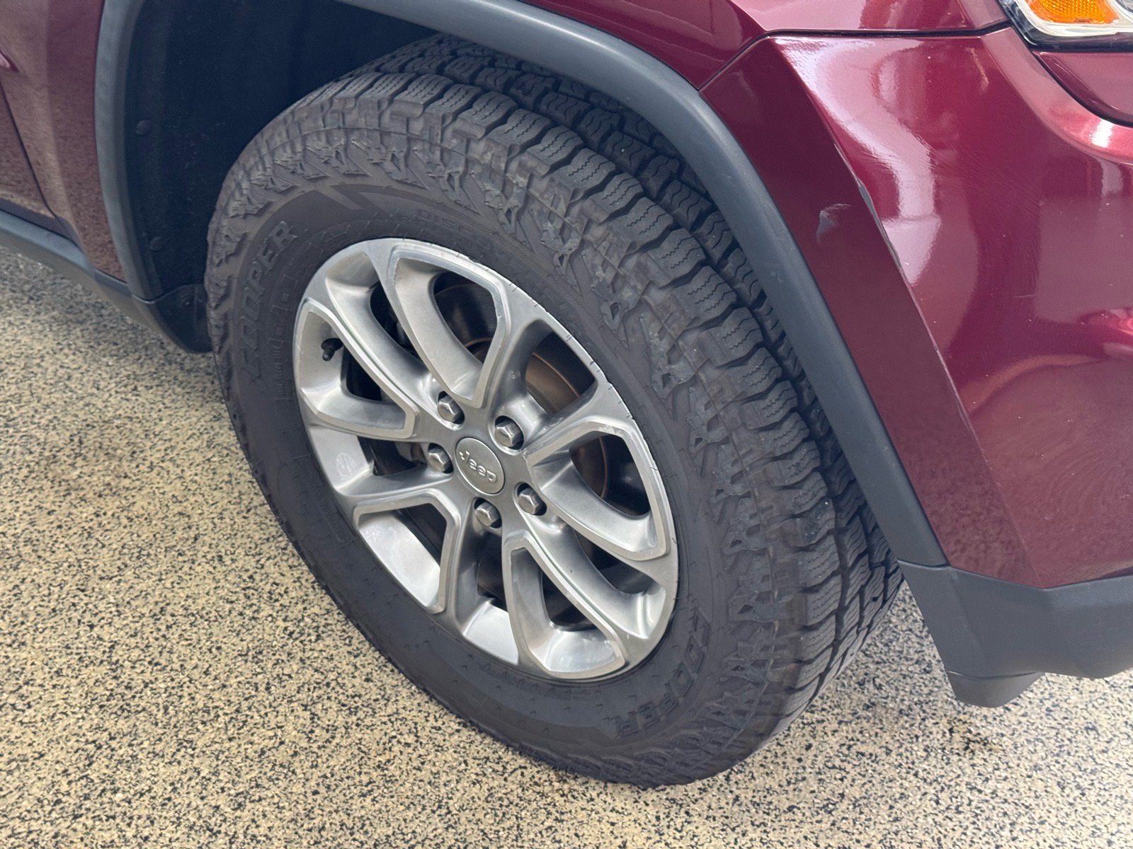 Used 2016 Jeep Grand Cherokee Limited AWD/4WD image 4