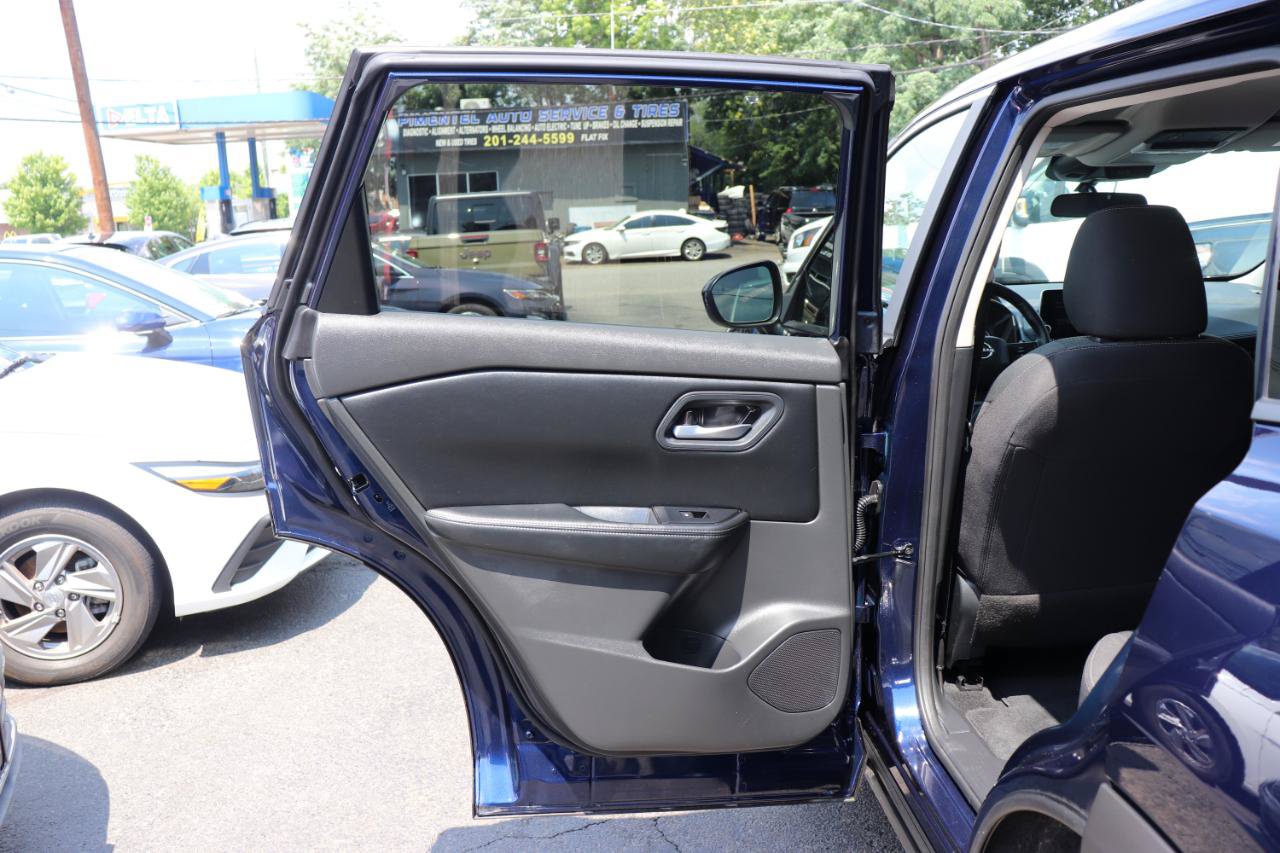 Used 2026 Nissan Rogue SV AWD/4WD image 24